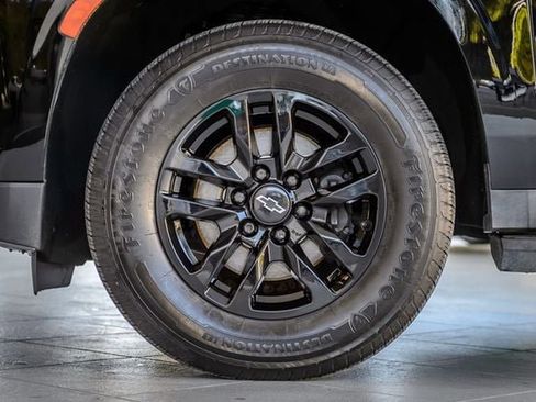 Used 2021 Chevrolet Suburban LT image 12