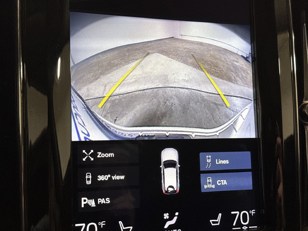 Used 2020 Volvo XC60 T6 Momentum AWD/4WD image 16