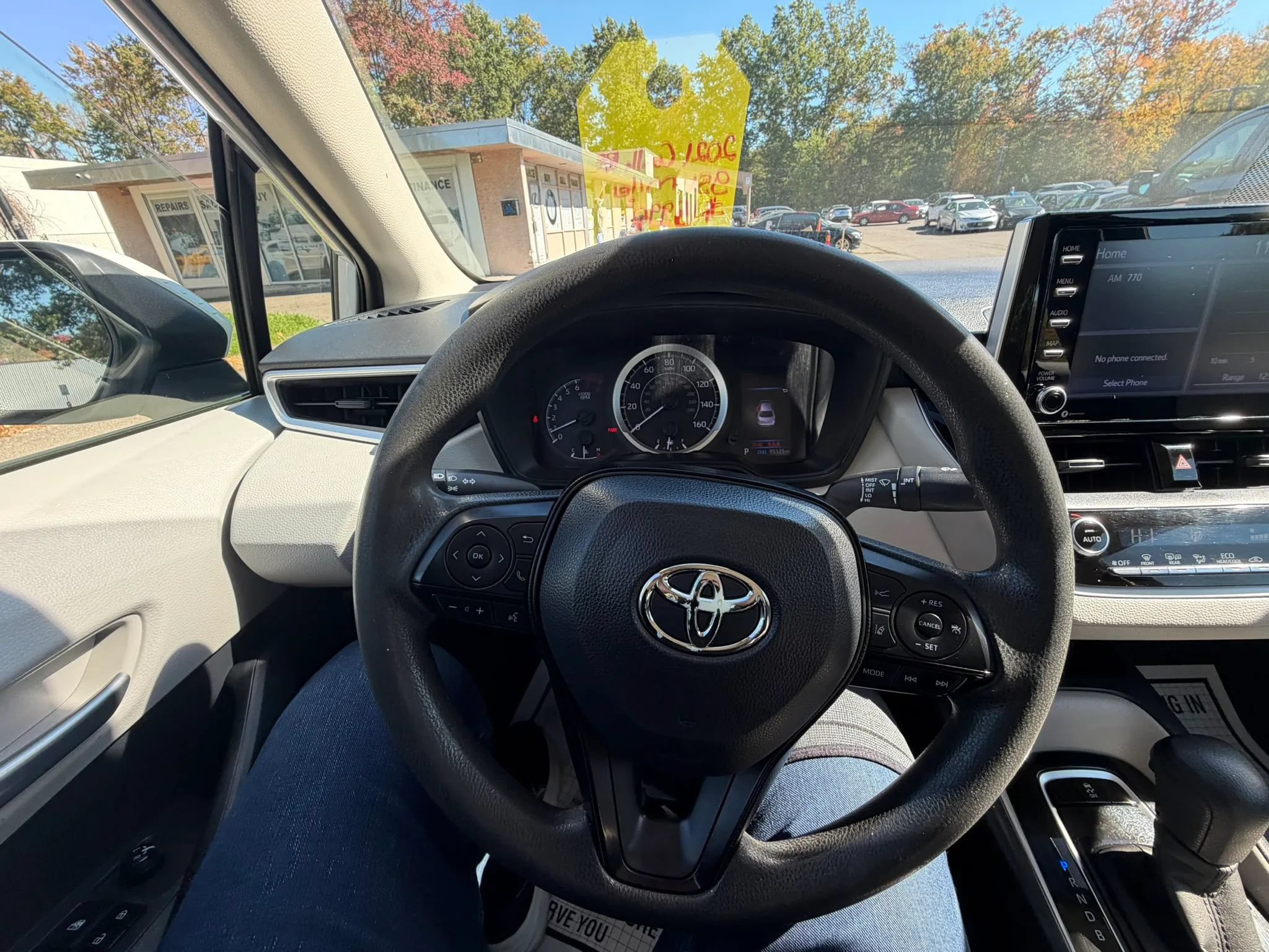 Used 2021 Toyota Corolla LE FWD image 23