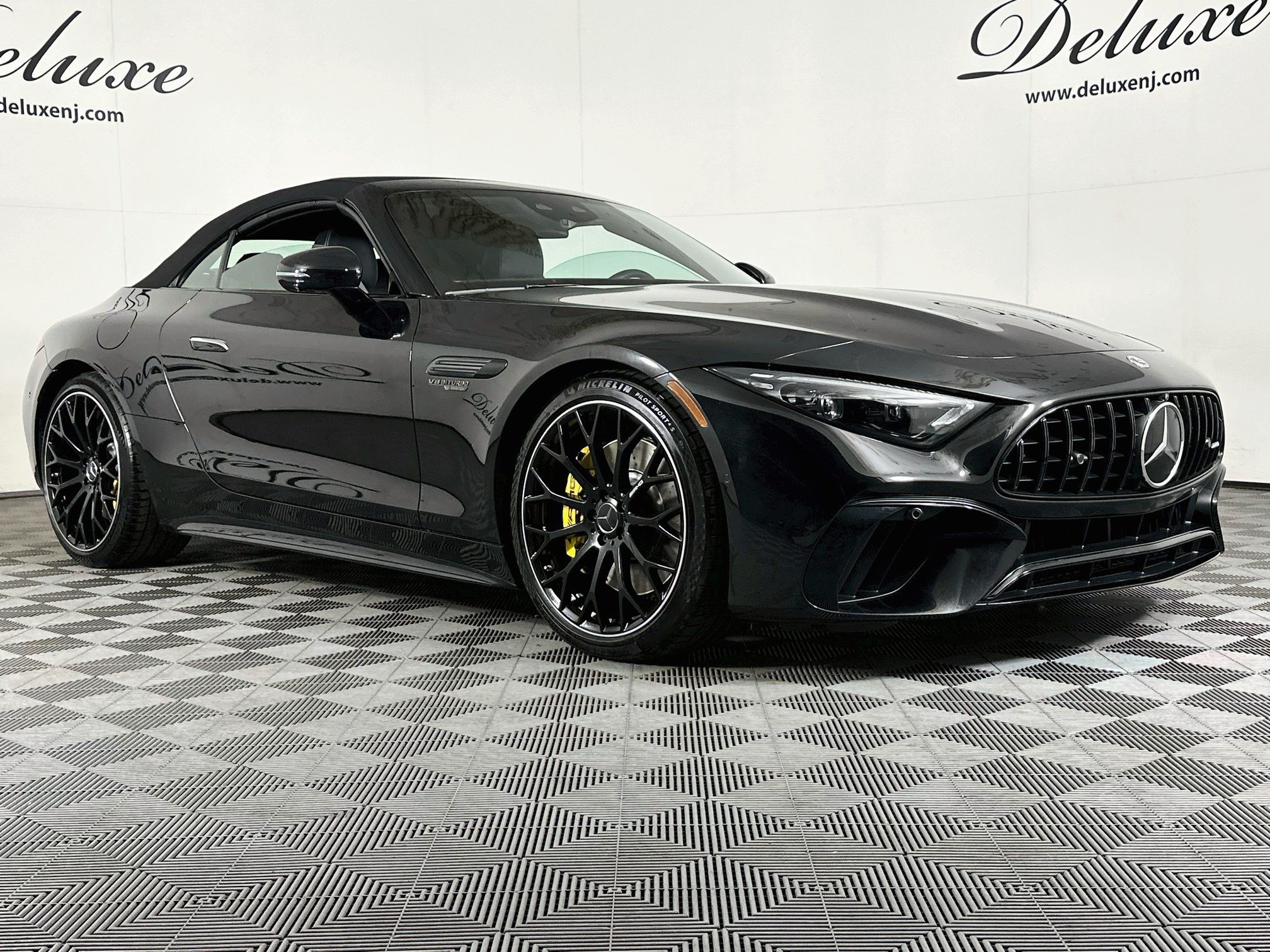 Used 2022 Mercedes-Benz SL 55 AMG 4MATIC image 1