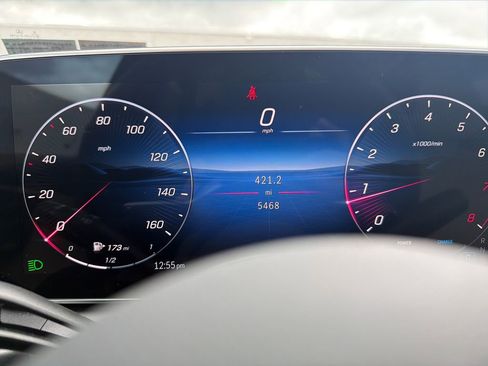 Used 2026 Mercedes-Benz GLC 300 4MATIC image 2