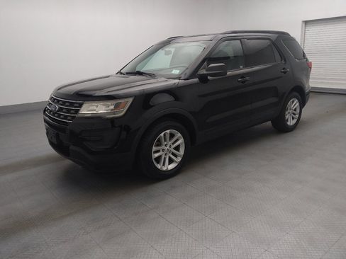 Used 2017 Ford Explorer FWD image 2