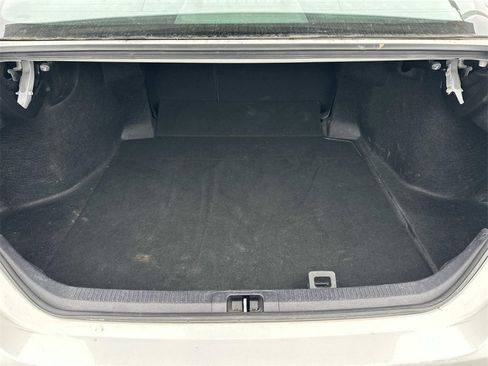 Used 2023 Toyota Camry SE image 10