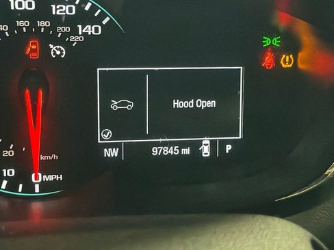 Used 2019 Chevrolet Trax LT w/ LT Convenience Package image 4