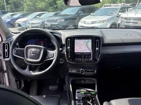 Used 2024 Volvo XC40 B5 Plus w/ Protection Package Premier AWD/4WD image 3