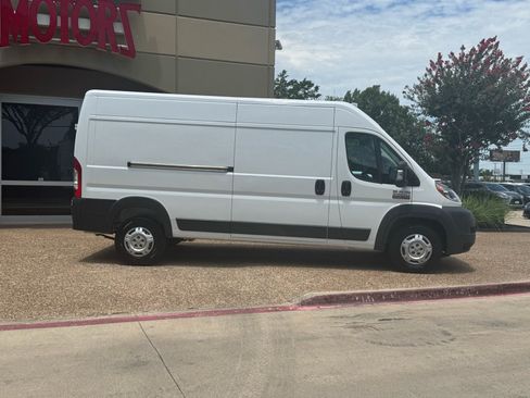 Used 2017 RAM ProMaster 2500 w/ Interior Convenience Group FWD image 6
