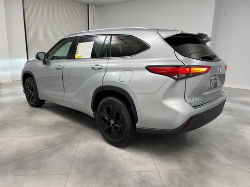 Used 2020 Toyota Highlander XLE image 5