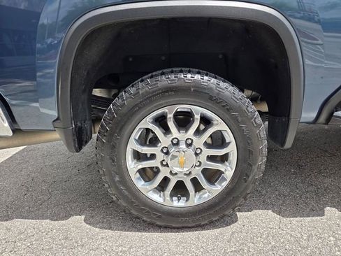 Used 2025 Chevrolet Silverado 2500 LTZ w/ LTZ Premium Package AWD/4WD image 23