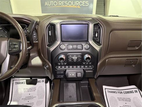 Used 2022 GMC Sierra 3500 Denali image 21