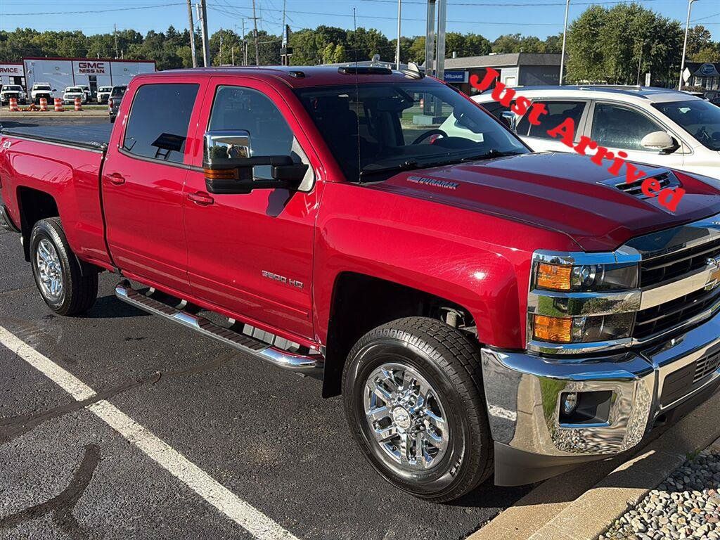 Used 2019 Chevrolet Silverado 3500 LT w/ LT Convenience Package AWD/4WD image 2