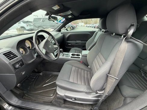Used 2009 Dodge Challenger SE image 6