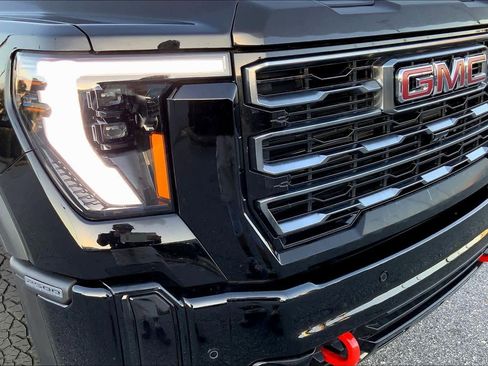 Used 2025 GMC Sierra 2500 AT4 w/ AT4 Premium Plus Package image 29