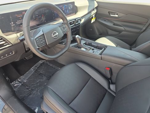 New 2026 Nissan Sentra SR w/ SR Premium Package FWD image 15