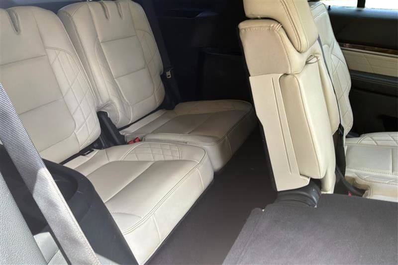 Used 2019 Ford Explorer Platinum AWD/4WD image 36