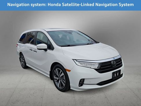 Used 2023 Honda Odyssey Touring image 3