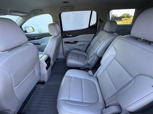Used 2021 GMC Acadia SLT w/ Technology Package FWD image 30