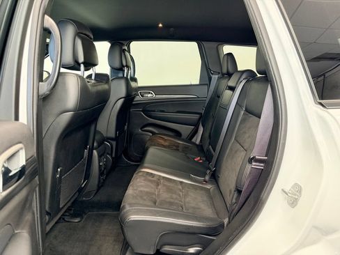 Used 2021 Jeep Grand Cherokee Laredo X AWD/4WD image 7