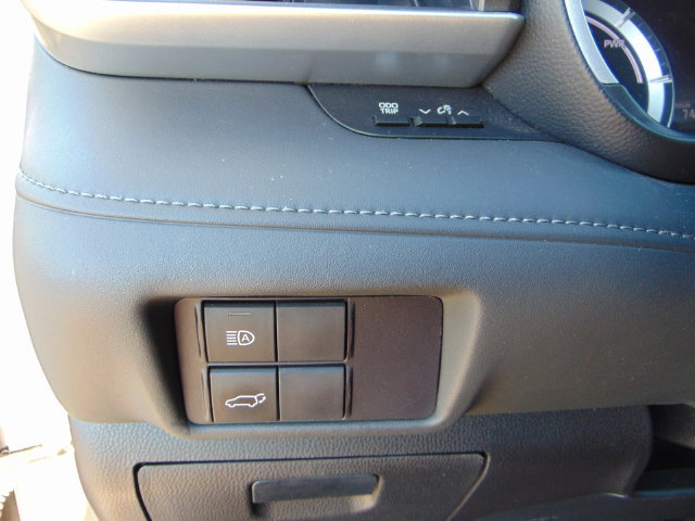 Used 2022 Toyota Highlander XLE AWD/4WD image 19