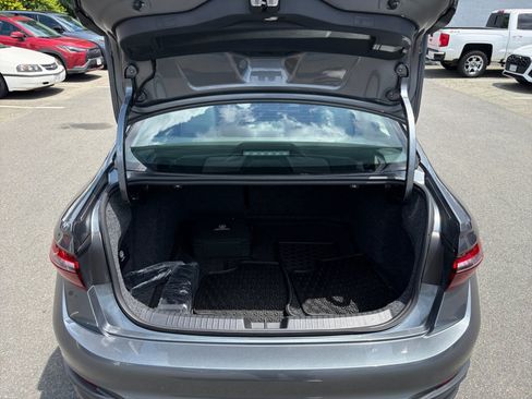 Used 2023 Volkswagen Jetta SE w/ Panoramic Sunroof Package FWD image 15