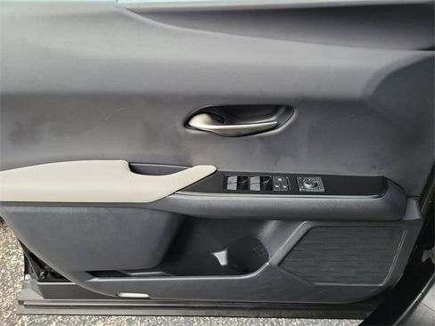 Used 2023 Lexus UX 250h FWD w/ Premium Package image 31