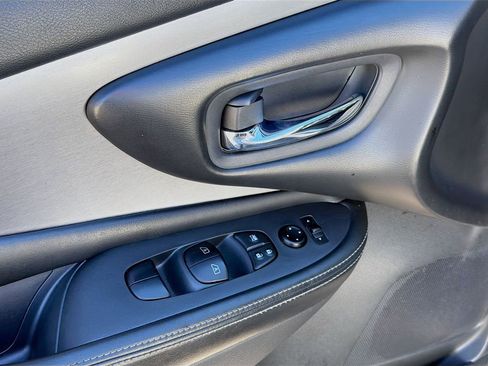 Used 2020 Nissan Murano SV image 22