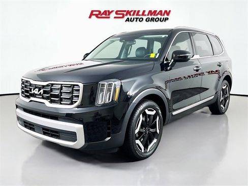 Used 2024 Kia Telluride S w/ S Sunroof Package image 3