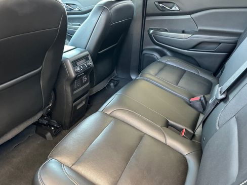 Used 2019 GMC Acadia SLT w/ LPO, Cargo Package FWD image 4