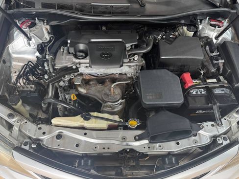 Used 2012 Toyota Camry SE FWD image 25