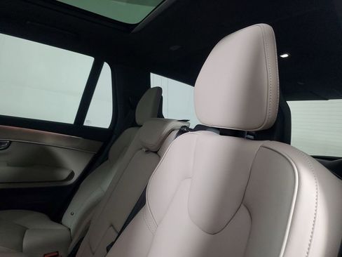 Certified 2025 Volvo XC90 B6 Core w/ Climate Package AWD/4WD image 15