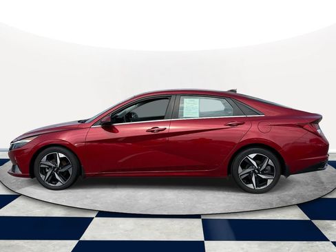 Used 2023 Hyundai Elantra Limited FWD image 4