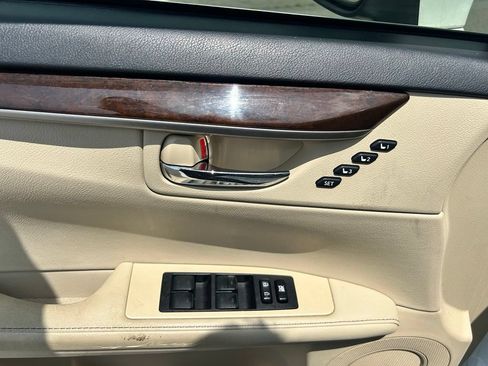 Used 2013 Lexus ES 350 w/ Premium Pkg FWD image 19