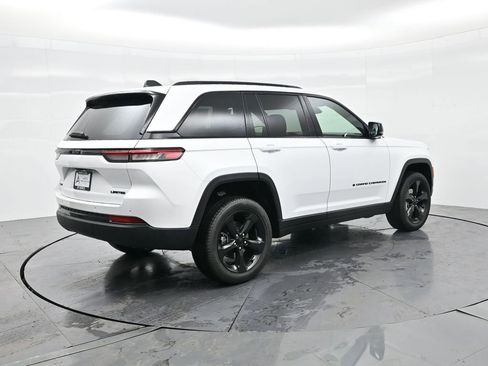 New 2025 Jeep Grand Cherokee Limited w/ Black Appearance Package image 65