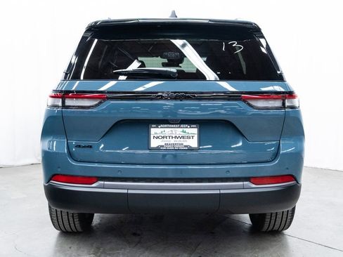 New 2026 Jeep Grand Cherokee Limited w/ Limited Altitude Package AWD/4WD image 5