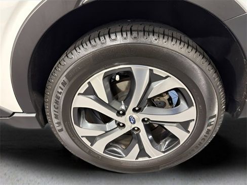 Certified 2022 Subaru Outback Limited image 37