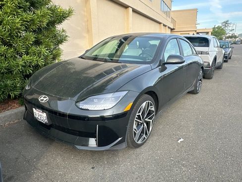 Used 2024 Hyundai Ioniq 6 SEL image 2