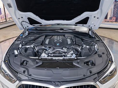 Used 2026 BMW M850i xDrive w/ Driving Assistance Package image 5