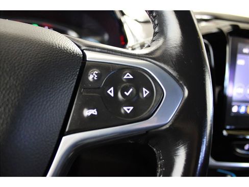 Used 2022 Chevrolet Traverse LT image 31