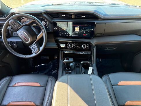 Used 2024 GMC Sierra 1500 AT4 w/ AT4 Preferred Package image 18