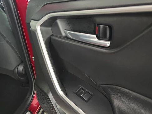 Used 2022 Toyota RAV4 XLE w/ Convenience Package image 12