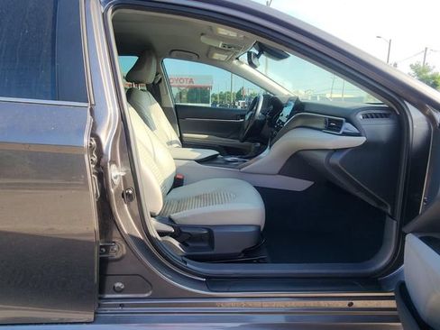 Used 2023 Toyota Camry SE w/ Convenience Package FWD image 11