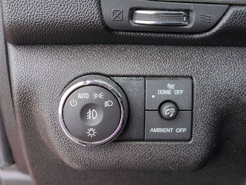 Used 2013 Chevrolet Traverse LTZ FWD image 17