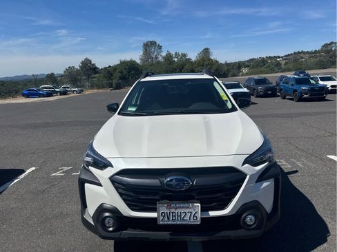 Used 2025 Subaru Outback Premium image 2