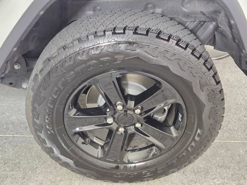 Used 2021 Jeep Wrangler Unlimited Sahara AWD/4WD image 14