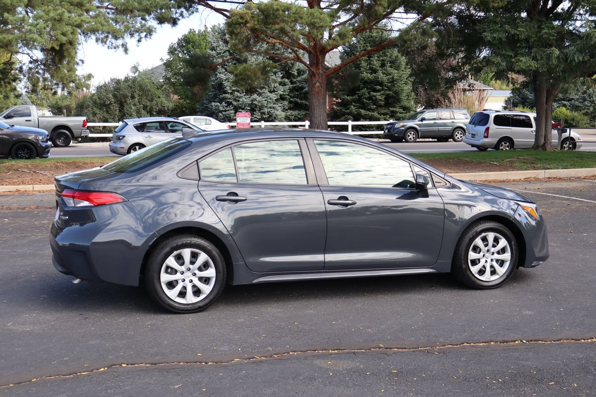 Used 2023 Toyota Corolla LE FWD image 4