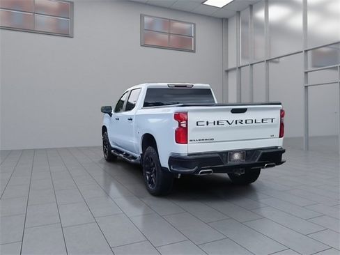 Used 2023 Chevrolet Silverado 1500 LT Trail Boss w/ LPO, Dark Essentials Package image 7