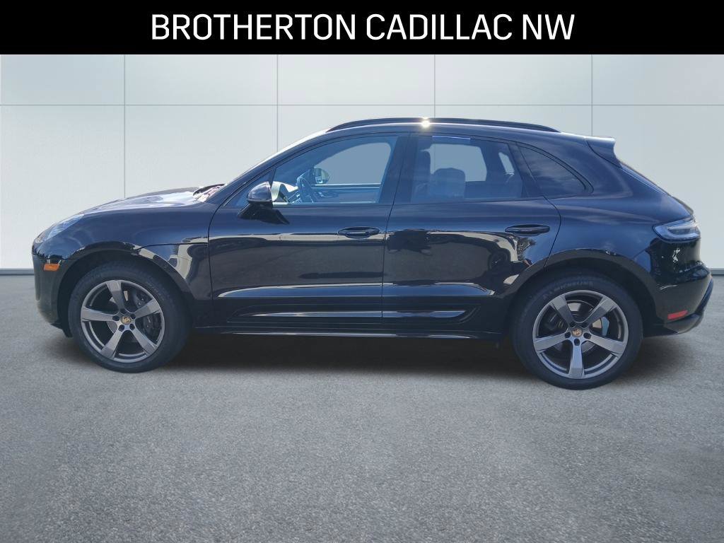 Used 2025 Porsche Macan AWD/4WD image 2