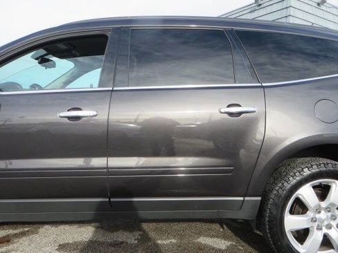 Used 2016 Chevrolet Traverse LT w/ Style and Technology Package image 28