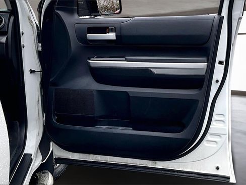 Used 2015 Toyota Tundra SR5 image 25