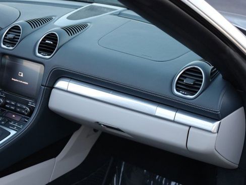 Used 2017 Porsche 718 Boxster S image 43