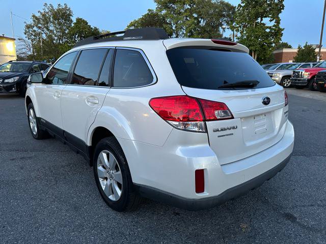 Used 2010 Subaru Outback 2.5i Limited AWD/4WD image 7